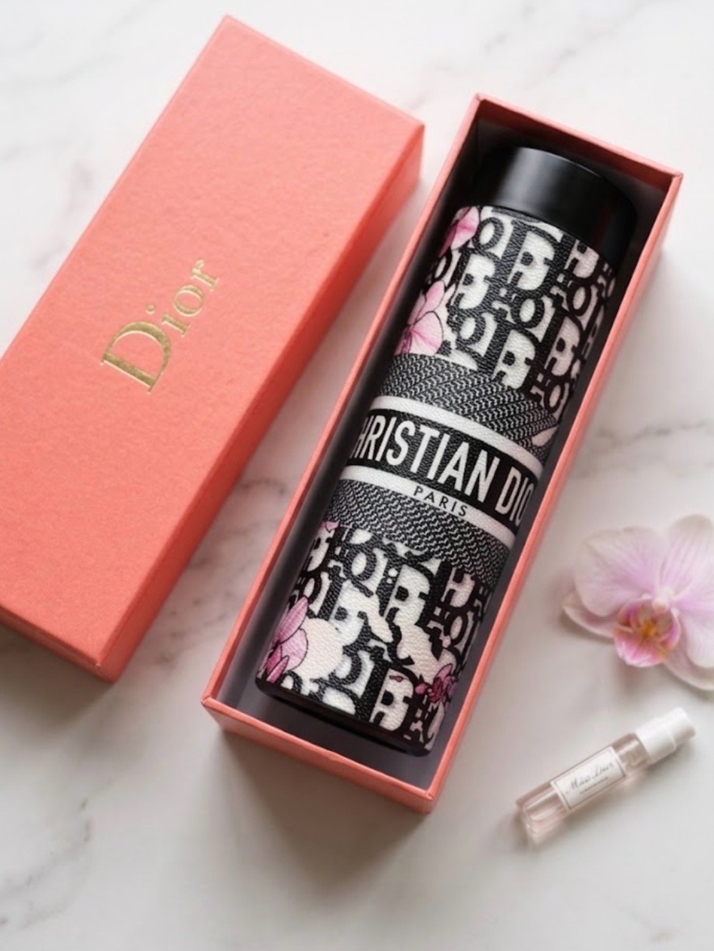 Dior Insulated Smart Water Bottle W/LED Temperature Display